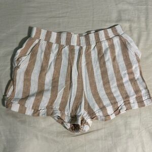 Striped shorts from forever 21, lightly worn, good condition. Size S